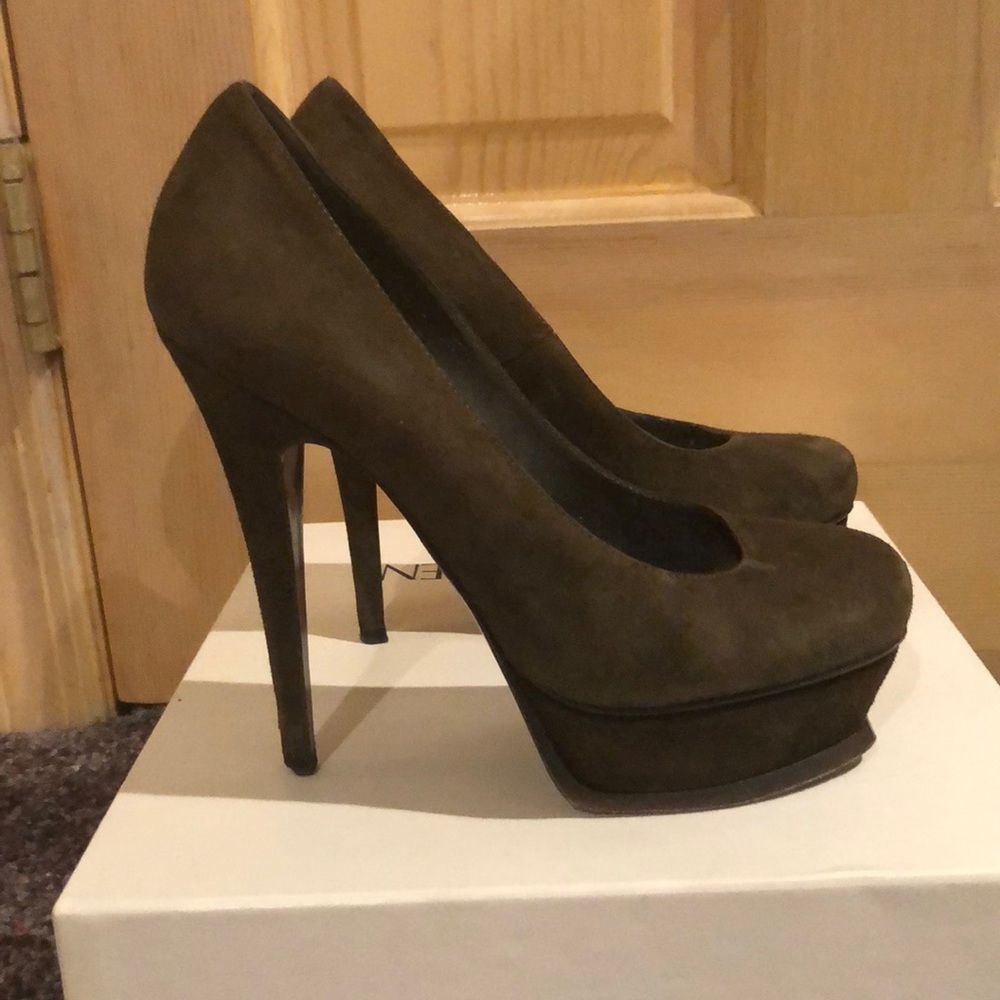 YSL olive green tribute pumps